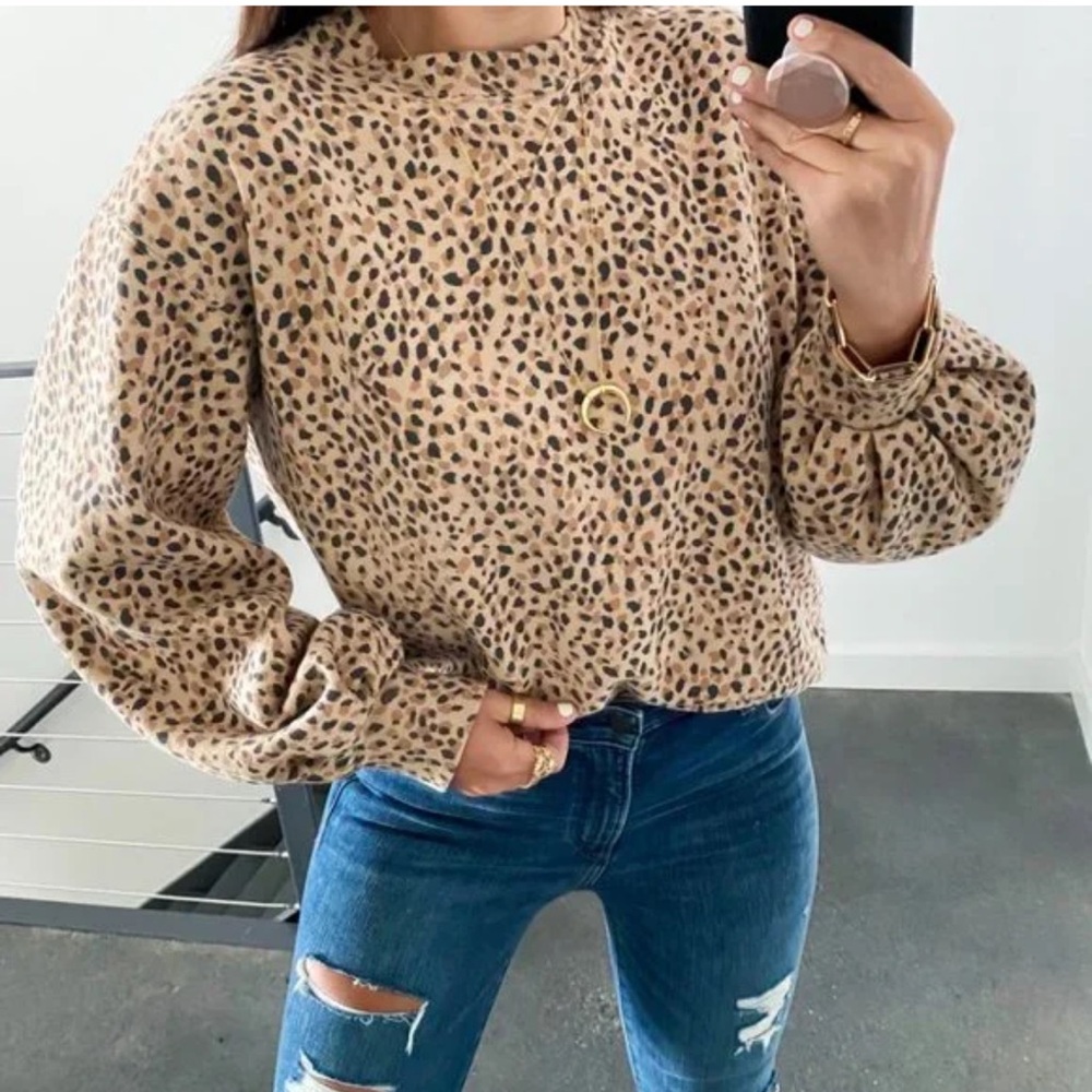 Eclair Women’s Silky Leopard Print Top